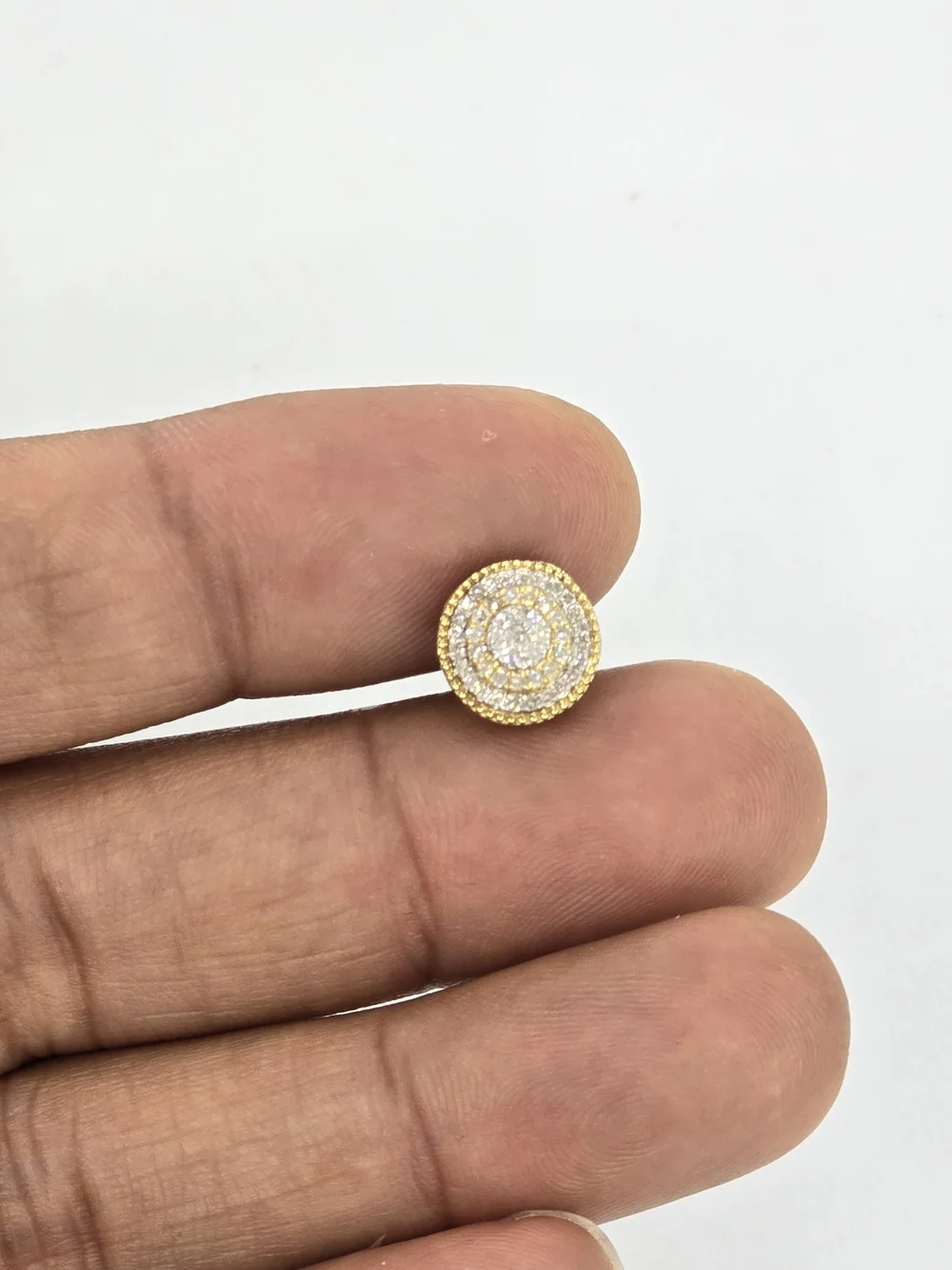 Real Diamond 10k Gold Round Stud Earring